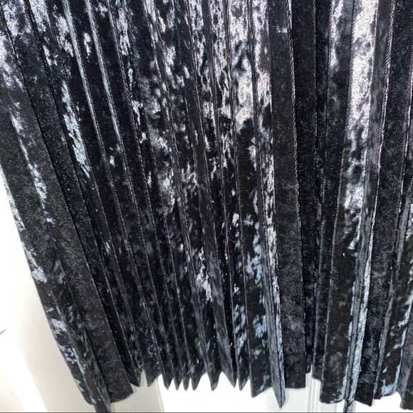 ModCloth New Splendorous Spree Black Crushed Velvet Dress Size Small Velveteen - Picture 3 of 13